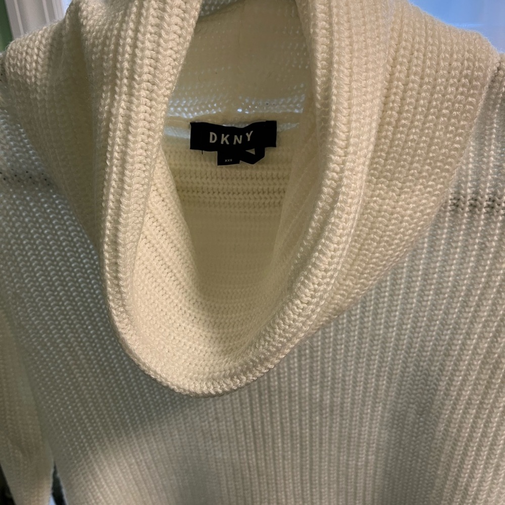 Sweater - Picture 2 of 6